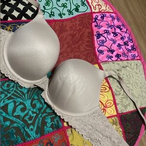 Aerie Lace Trimmed Bra in Cream